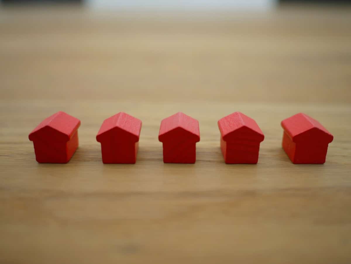 Comunione o Separazione dei Beni: Cosa Cambia Quando Si Compra Casa in Coppia