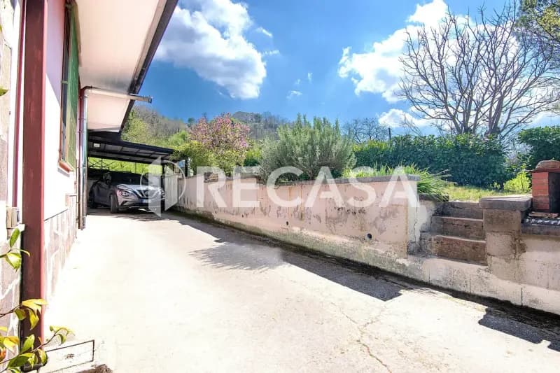 Villa singola con giardino