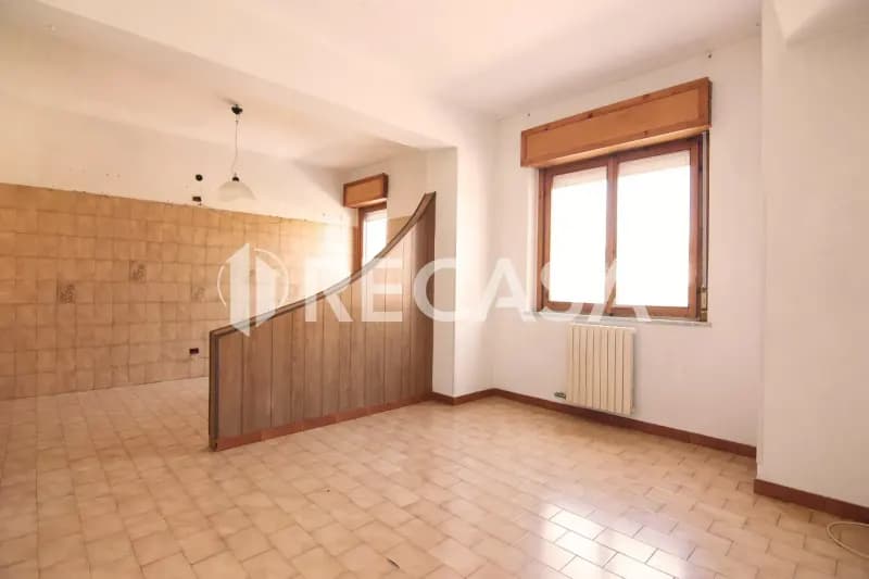 Appartamento in affitto con box auto Atripalda 