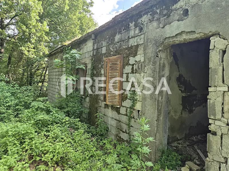 Vendita rudere con terreno San Potito Ultra