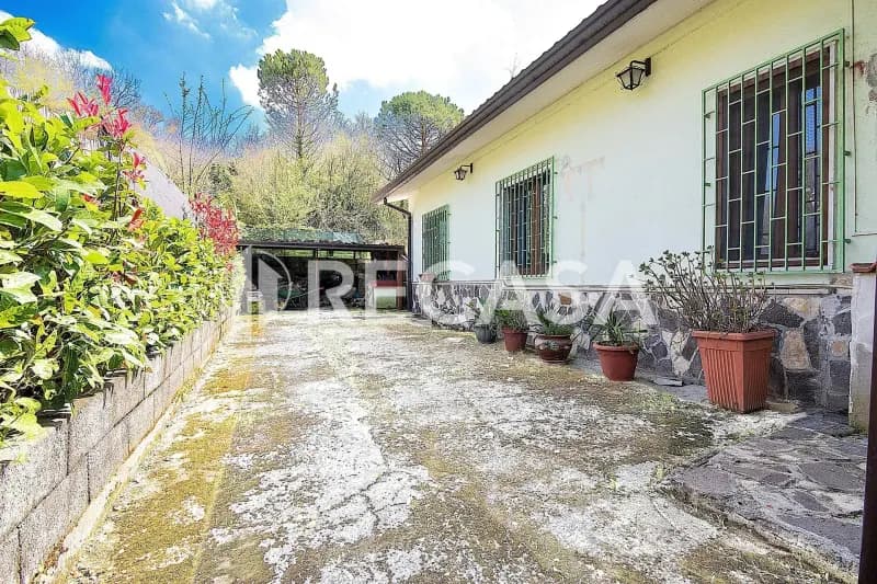 Villa singola con giardino