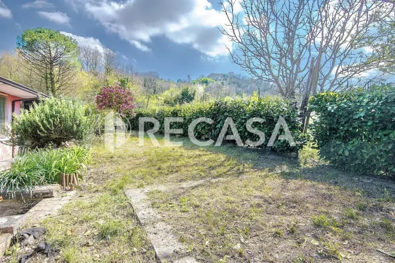 Villa singola con giardino