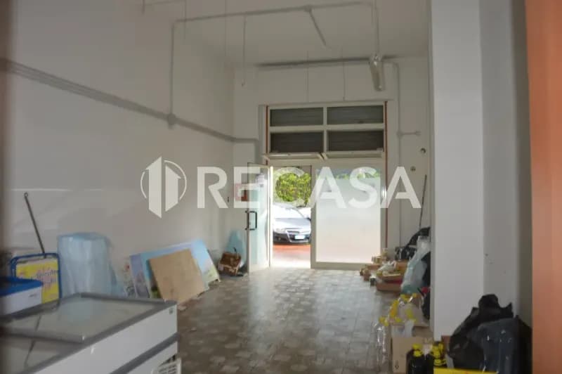 Locale commerciale in affitto