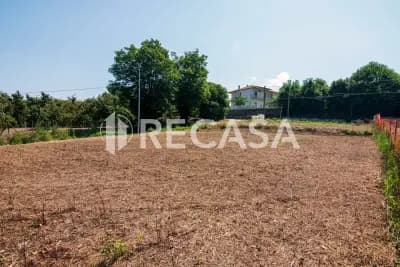 Terreno edificabile di 640 mq in vendita ad Aiello del Sabato 