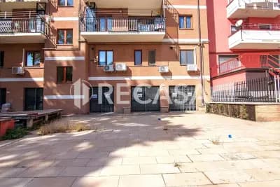 Affitto locale deposito con corte esclusiva Atripalda 