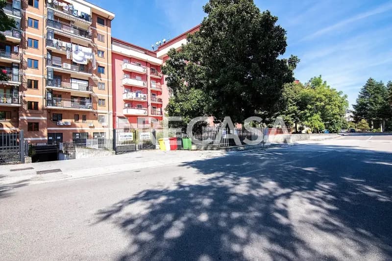 Affitto locale deposito con corte esclusiva Atripalda 
