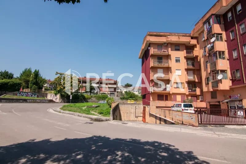 Appartamento in affitto con box auto Atripalda 