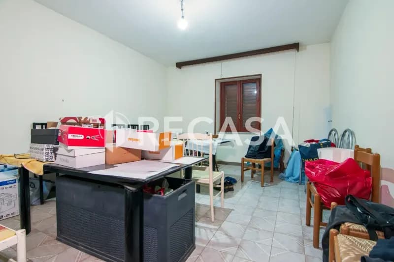 Fabbricato plurifamiliare con terreno