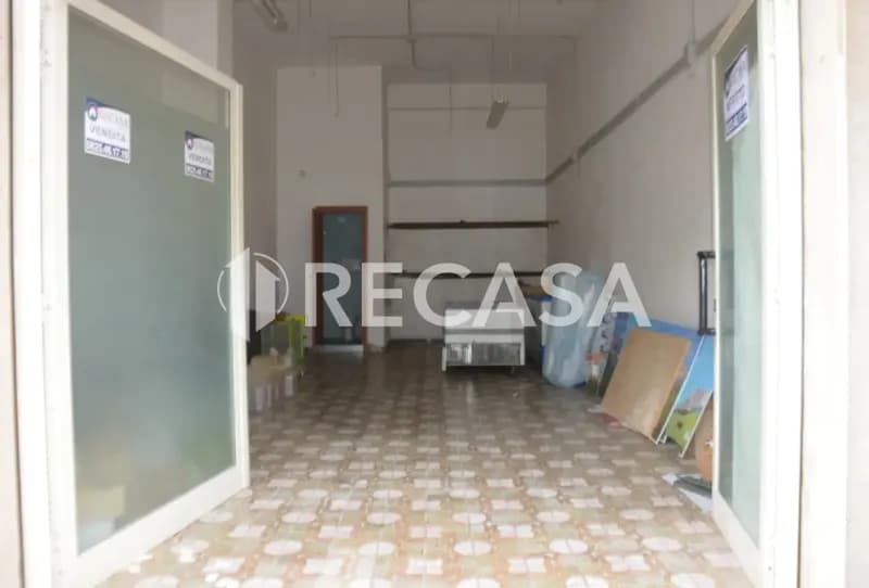Locale commerciale in affitto