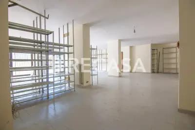 Affitto locale deposito con corte esclusiva Atripalda 