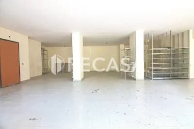 Vendita locale deposito con corte esclusiva Atripalda 