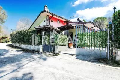 Villa singola con giardino