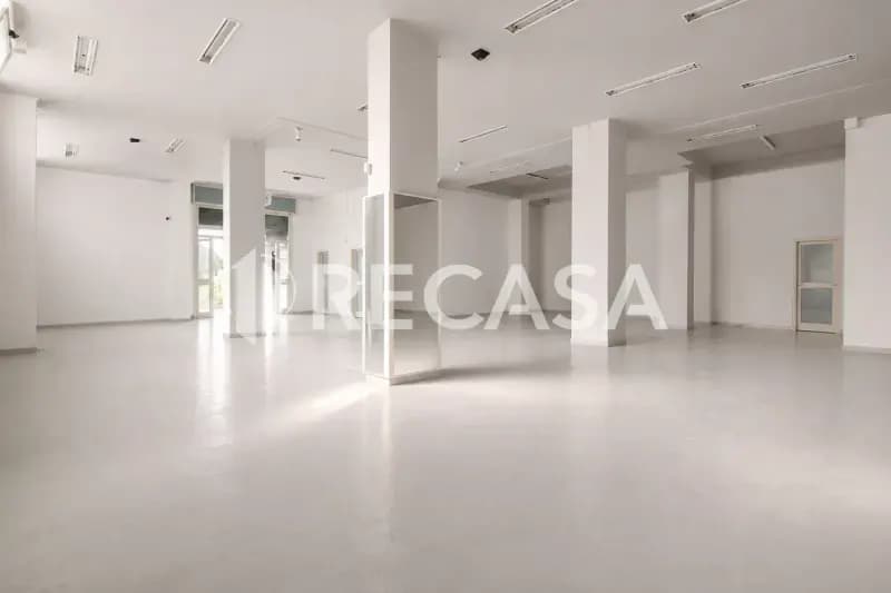 vendita locale commerciale