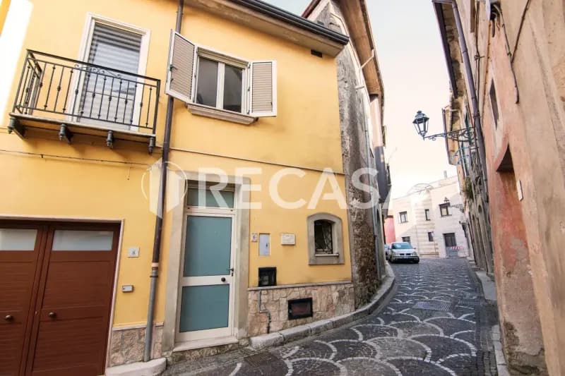 Semindipendente arredato in affitto Aiello del Sabato