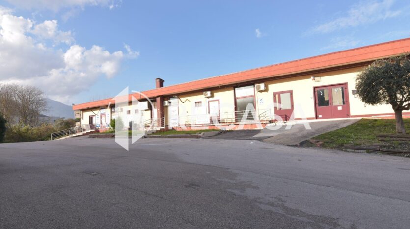 Vendita capannone commerciale