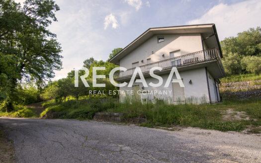 Villa con terreno