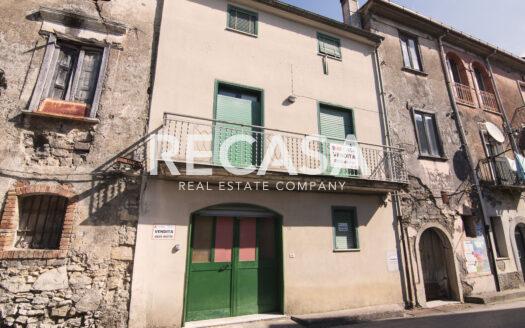 Semindipendente con spazio esterno Aiello del Sabato